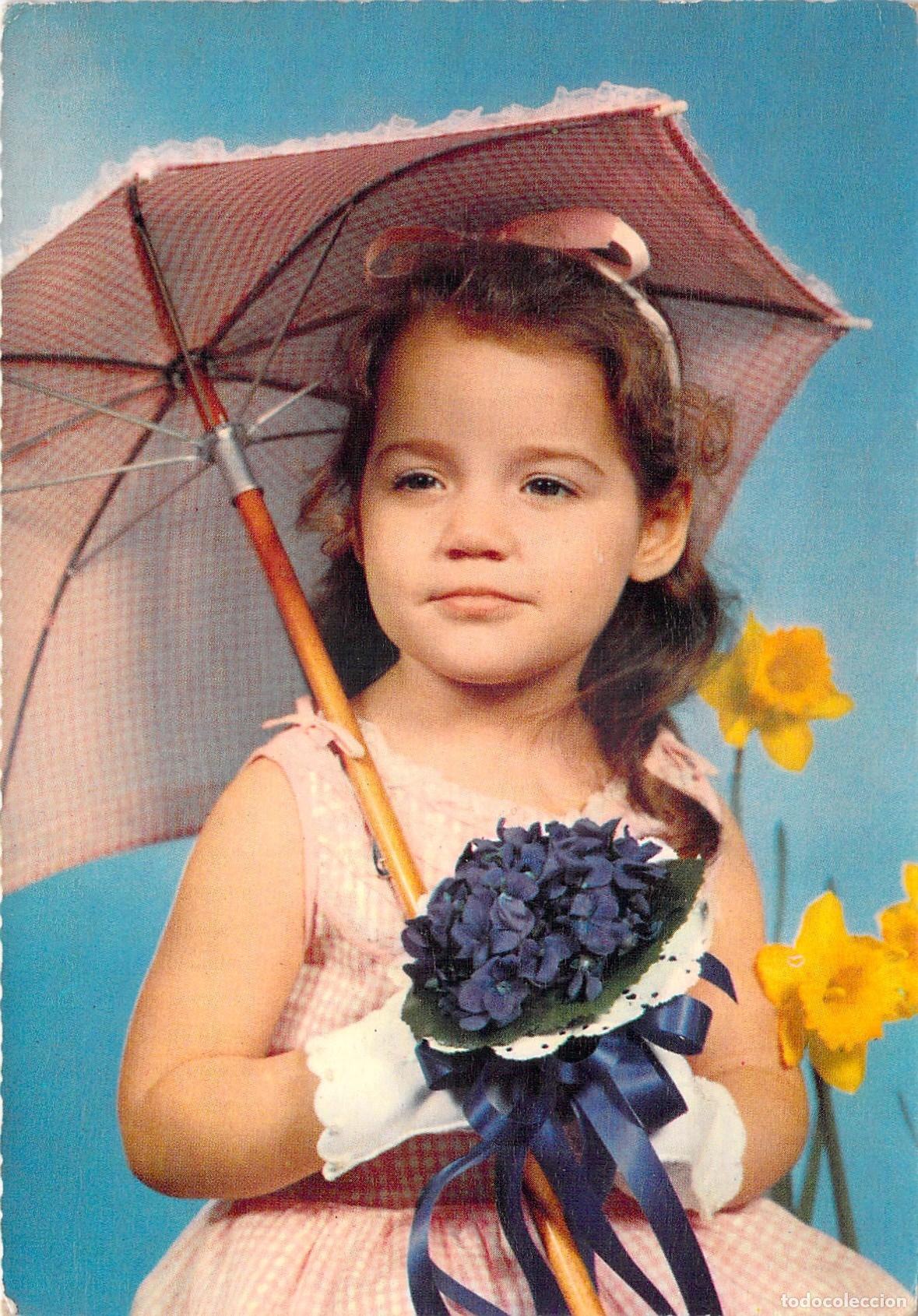 Postales: Postal de Ni&ntilde;a con Sombrilla y Ramo de Flores - Retrato Infantil