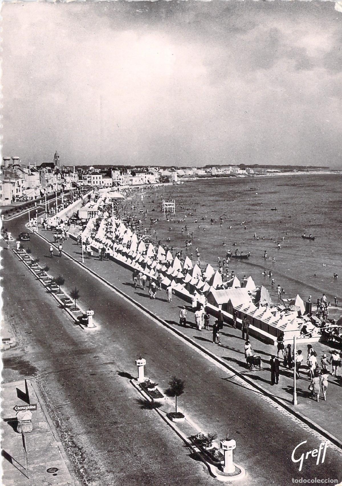 Postkarten: Postal de Les Sables-d'Olonne, Le Remblai y la Playa, Francia