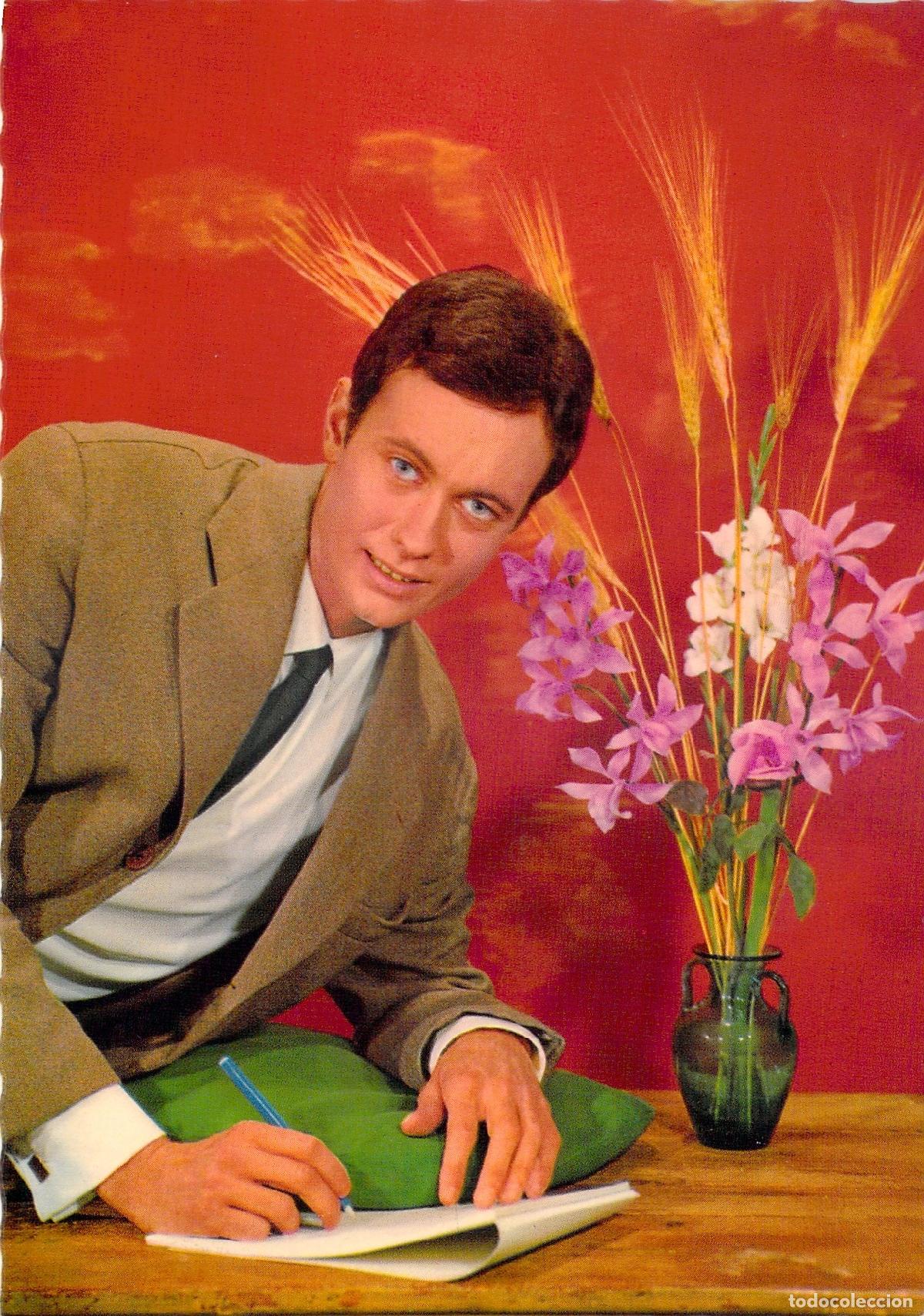 Postales: Postal Francesa de Hombre Escribiendo con Flores y Trigo