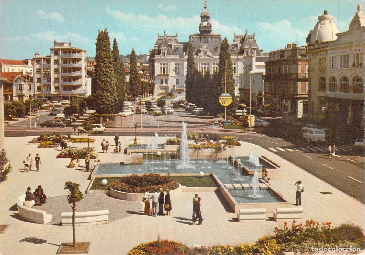 Postcards: Postal de la Plaza Charles de Gaulle en Vichy Francia
