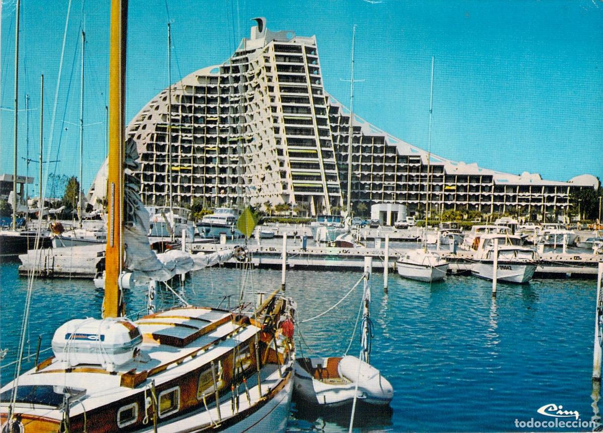 Postkarten: Postal de La Grande-Motte - La Gran Pir&aacute;mide y el Puerto