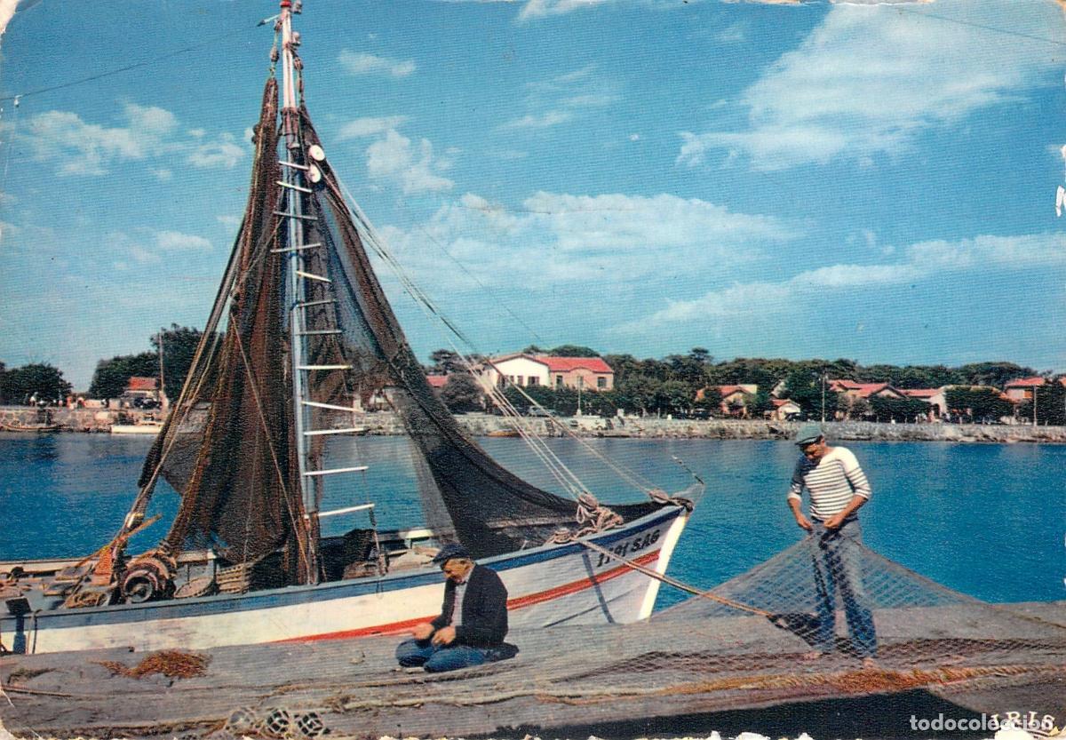 Postkarten: Postal de Pescadores Reparando Redes en el Grau d'Agde, Francia