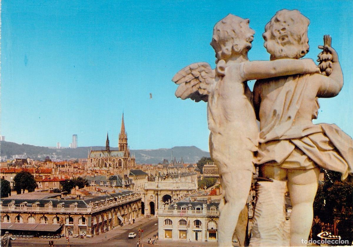 Postales: Postal de Nancy: Place Stanislas, Iglesia Saint-Epvre y Arco de Triunfo