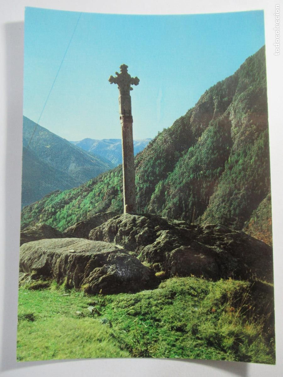 Postales: Valls d'Andorra - Meritxell. Creu g&oacute;tica damunt del Santuari - S/C
