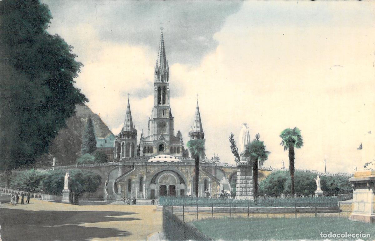 Postales: Postal de Lourdes: Bas&iacute;lica y Estatua de la Virgen Coronada, Francia