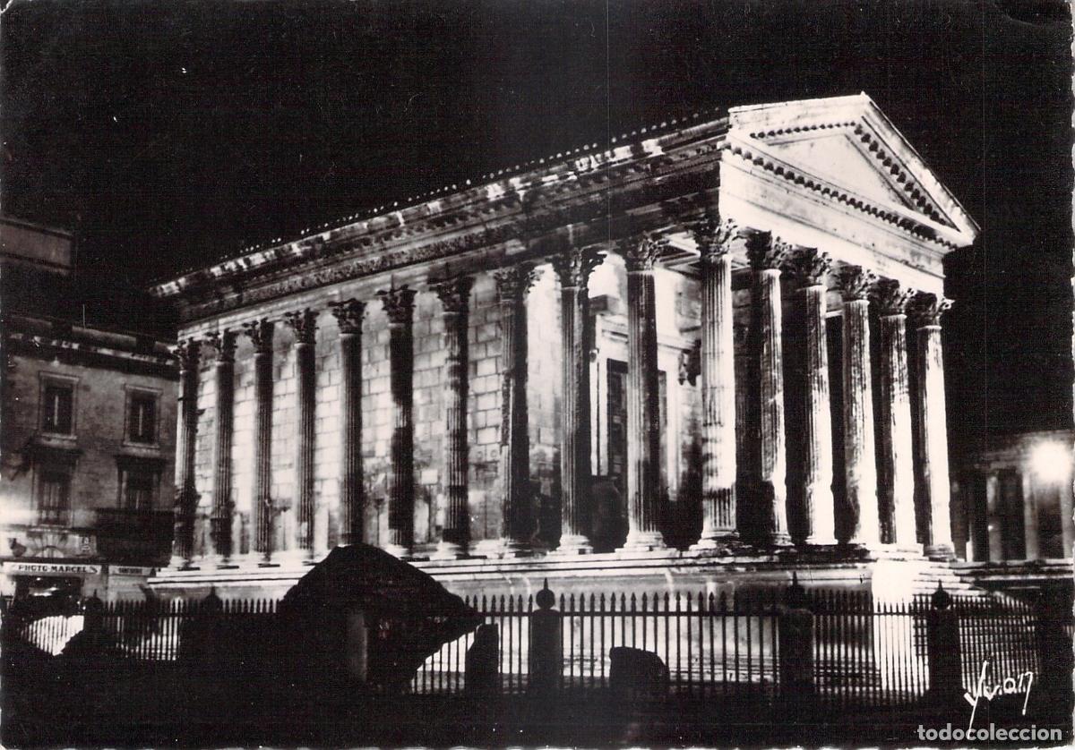 Postales: Tarjeta Postal Maison Carr&eacute;e Iluminada en Nimes, Francia