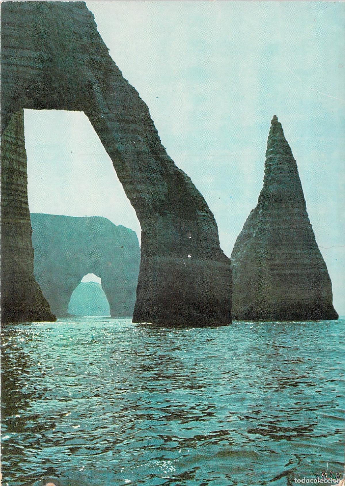 Postcards: Postal de los Acantilados de &Eacute;tretat en Normand&iacute;a, Francia
