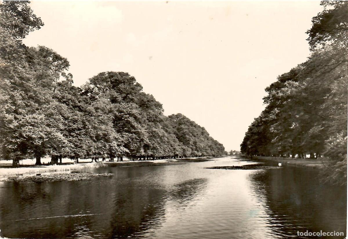 Postales: Hampton Court Palace, Middlesex. England. The Canal from the Fountain Garden. Circulada en 1958