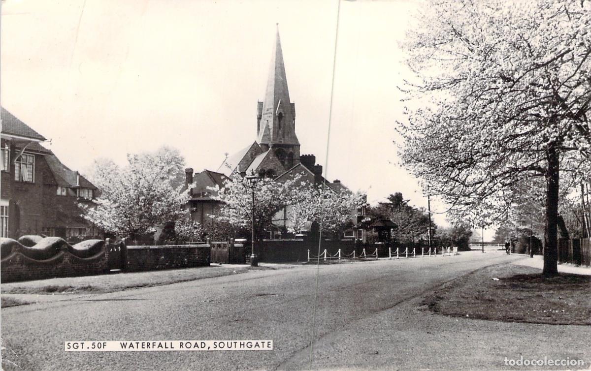 Postais: Postal de Waterfall Road y la Iglesia en Southgate, Londres