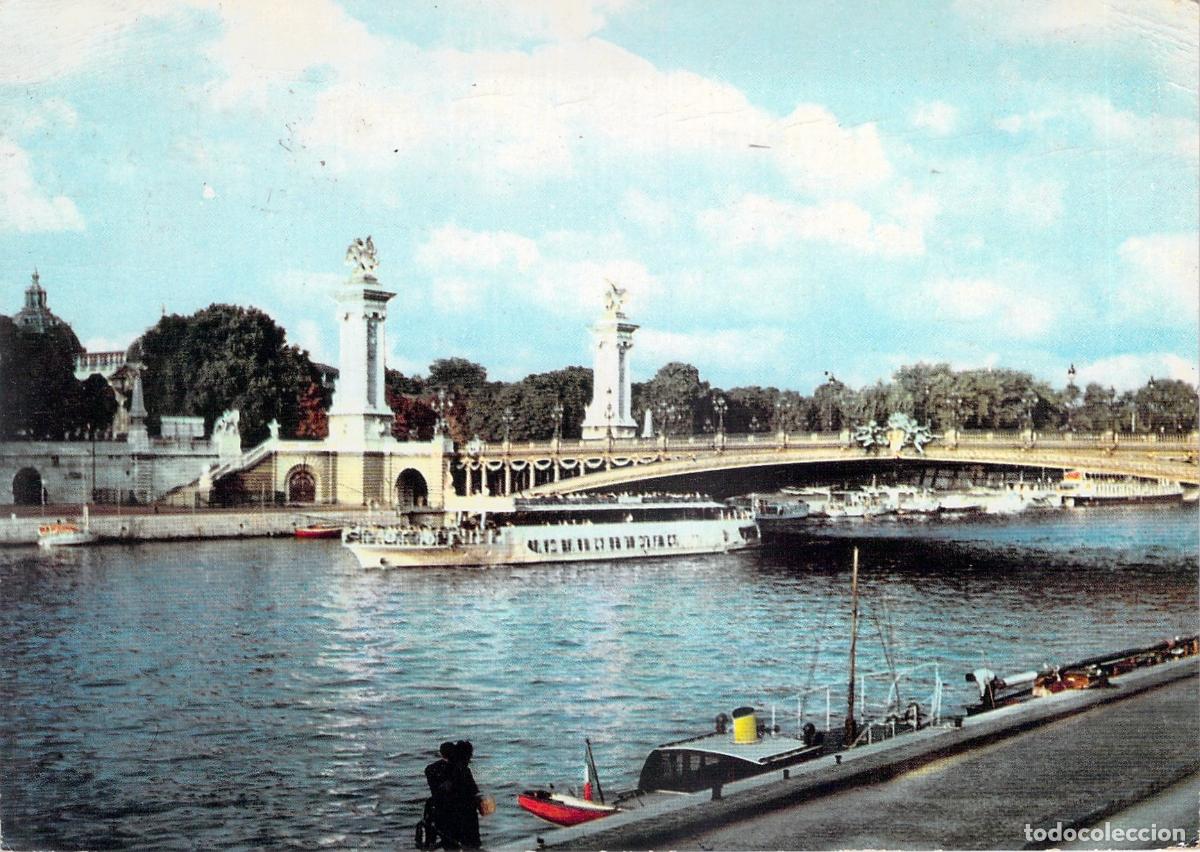 Postales: Postal de Par&iacute;s: Puente Alejandro III y Bateau Mouche en el Sena
