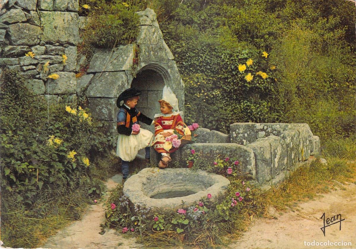 Postales: Postal de Ni&ntilde;os con Trajes T&iacute;picos de Fouesnant y B&eacute;nodet, Breta&ntilde;a