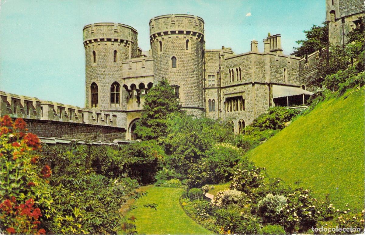 Postales: Postal del Castillo de Windsor: Puerta Normanda y Jard&iacute;n de la Torre Redonda