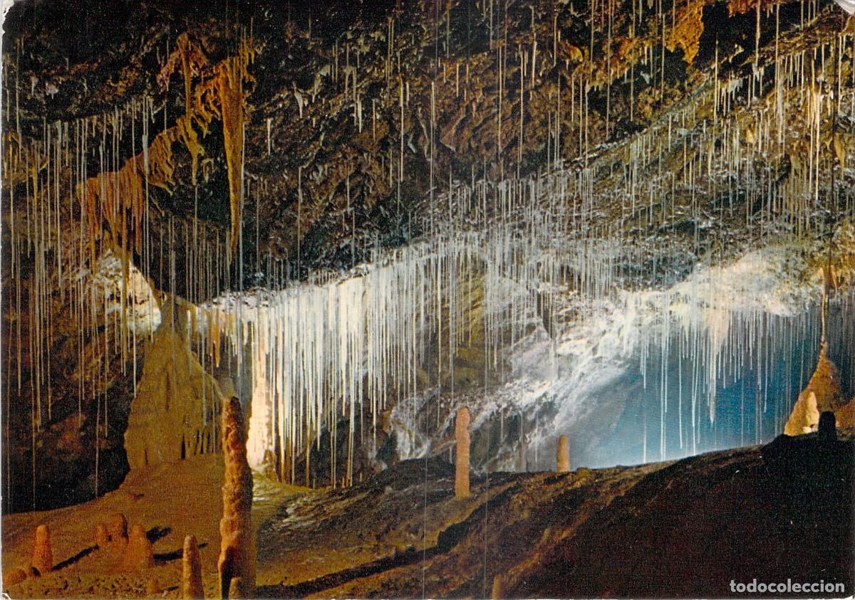 Postales: Postal de las Grutas del Orbe, Sala de las Agujas, Vallorbe, Suiza