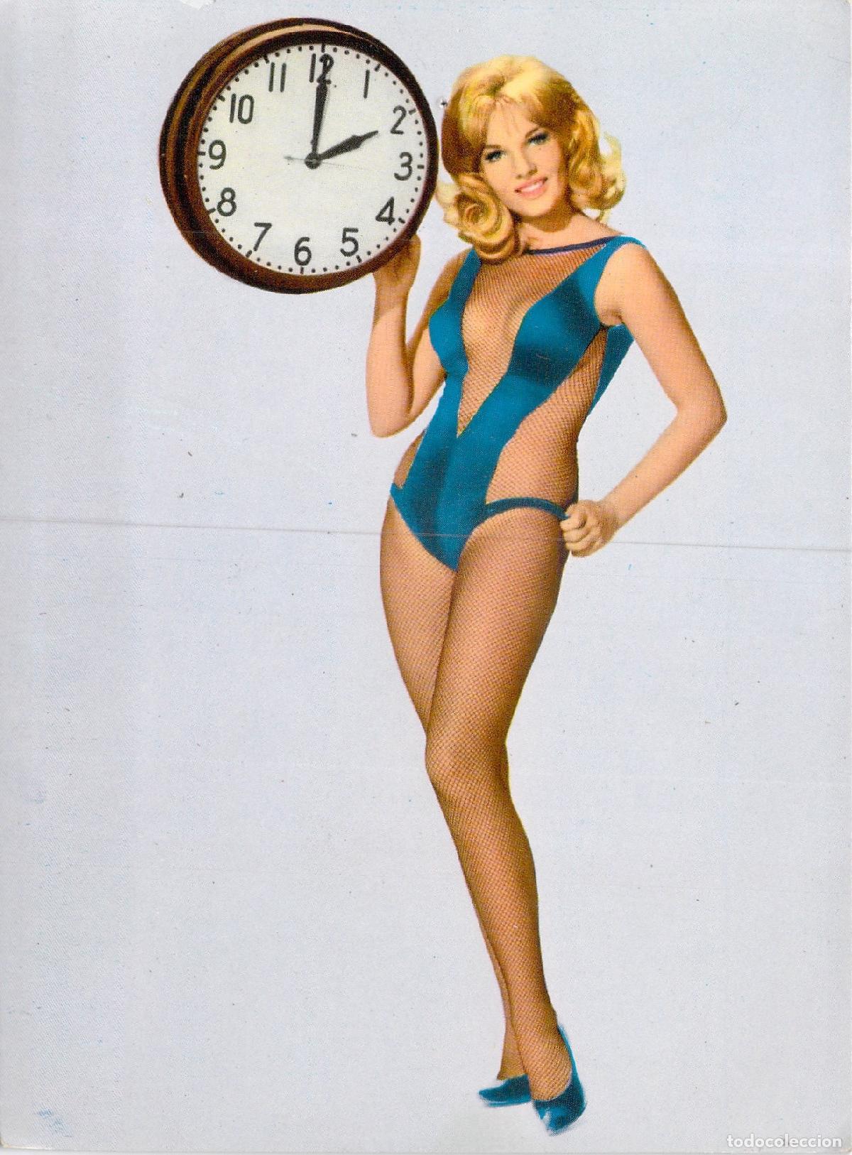 Postales: Postal de Pin-up Jane Brant con Ba&ntilde;ador Azul y Reloj