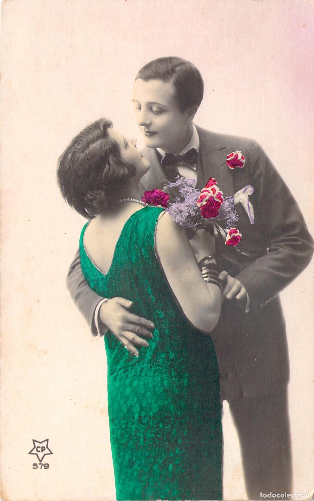 Postales: Postal Real Photo de Pareja Rom&aacute;ntica con Detalles en Color