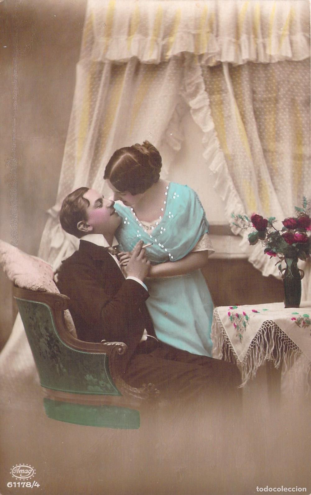 Postales: Postal Rom&aacute;ntica de Pareja Coloreada a Mano Amag