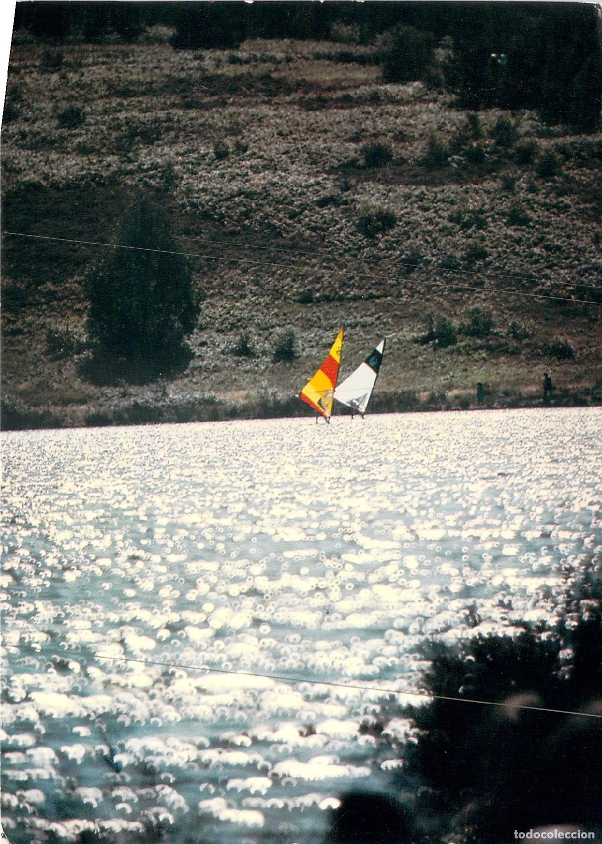 Postales: Postal Lago de Vassivi&egrave;re en Limousin con Windsurf Francia