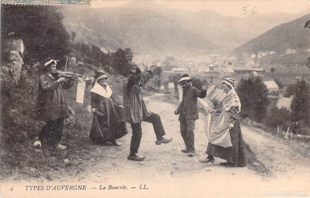 Postales: Postal de Baile Tradicional La Bourr&eacute;e en Auvergne, Francia