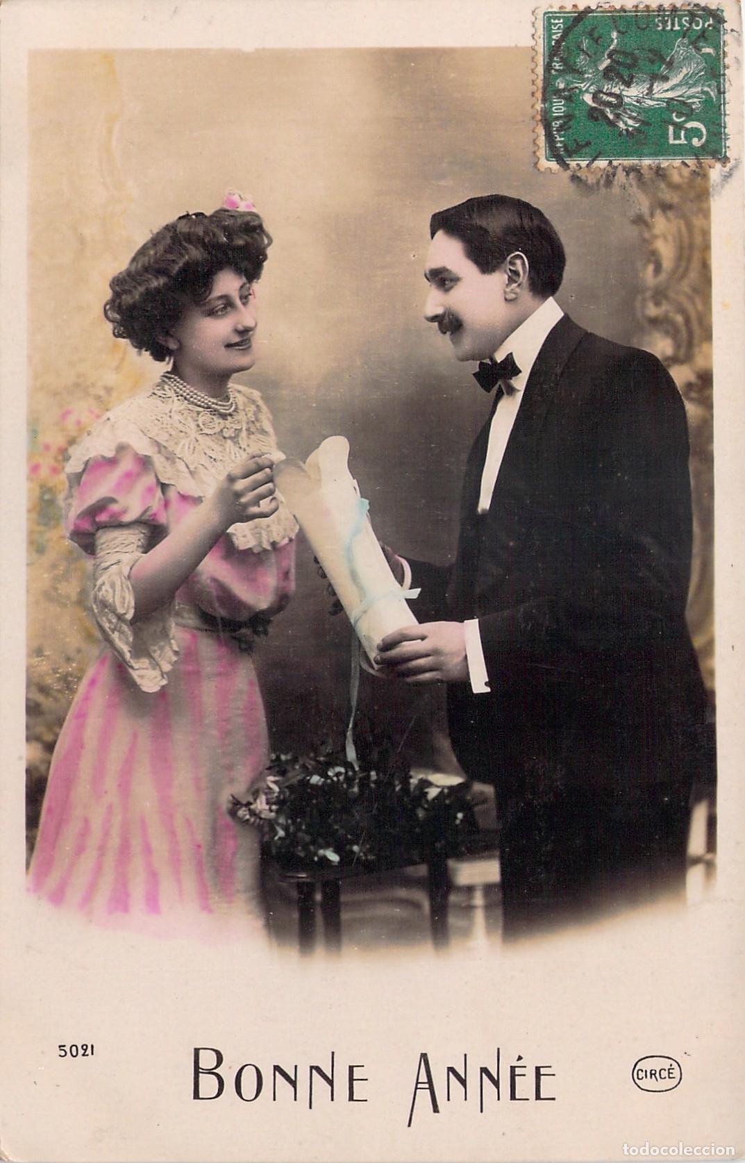 Postales: Postal Bonne Ann&eacute;e con Pareja Elegante y Moda de &Eacute;poca