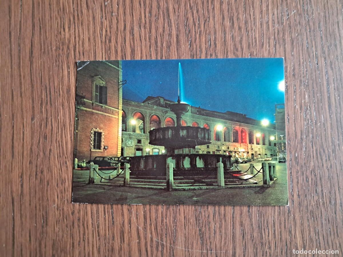 Postales: postal de Italia, Piazza del comune, nocturna, Fabriano, Italia, a&ntilde;os 70.