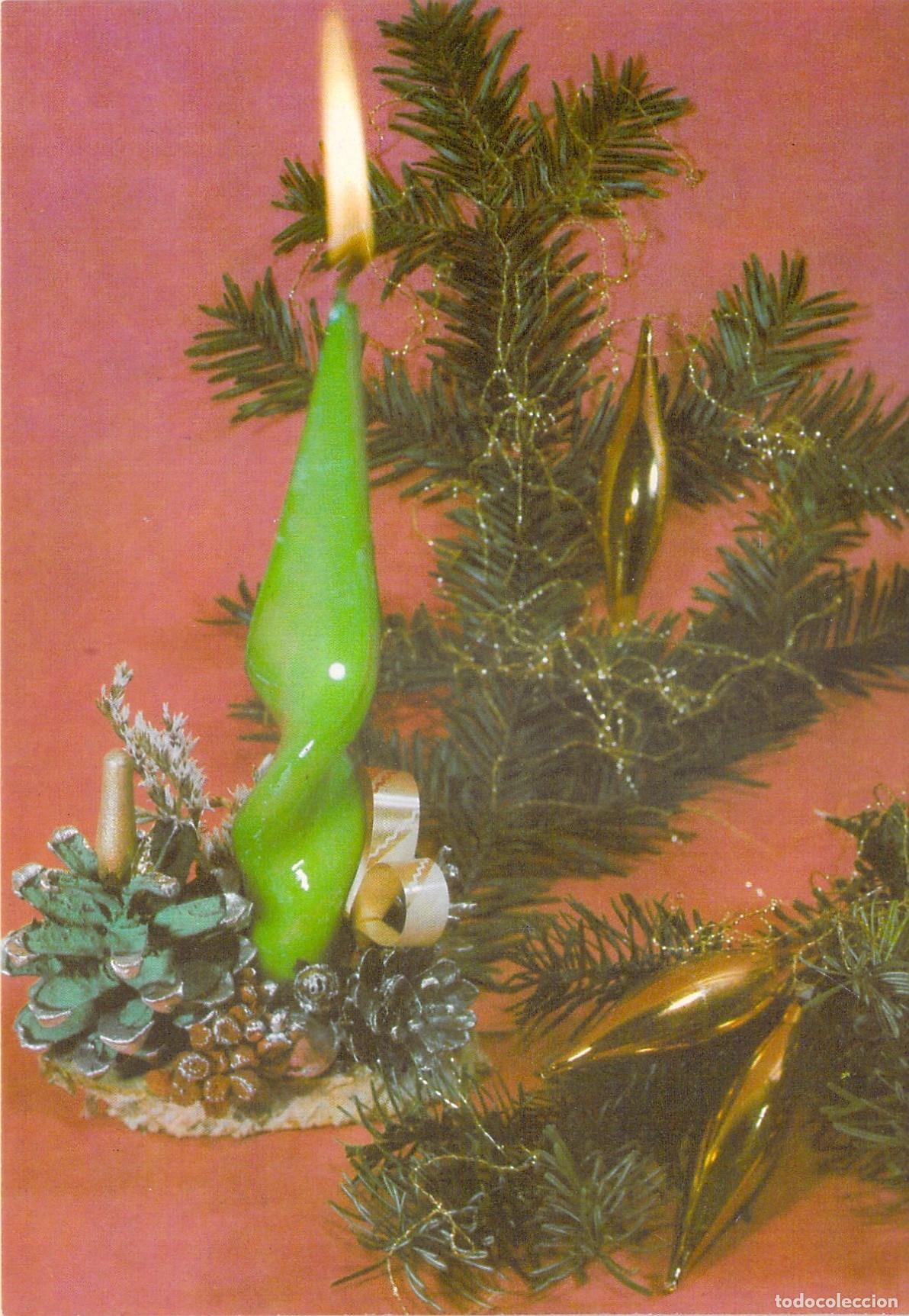 Postales: Postal de Navidad con Vela Verde y Adornos Navide&ntilde;os Polaca
