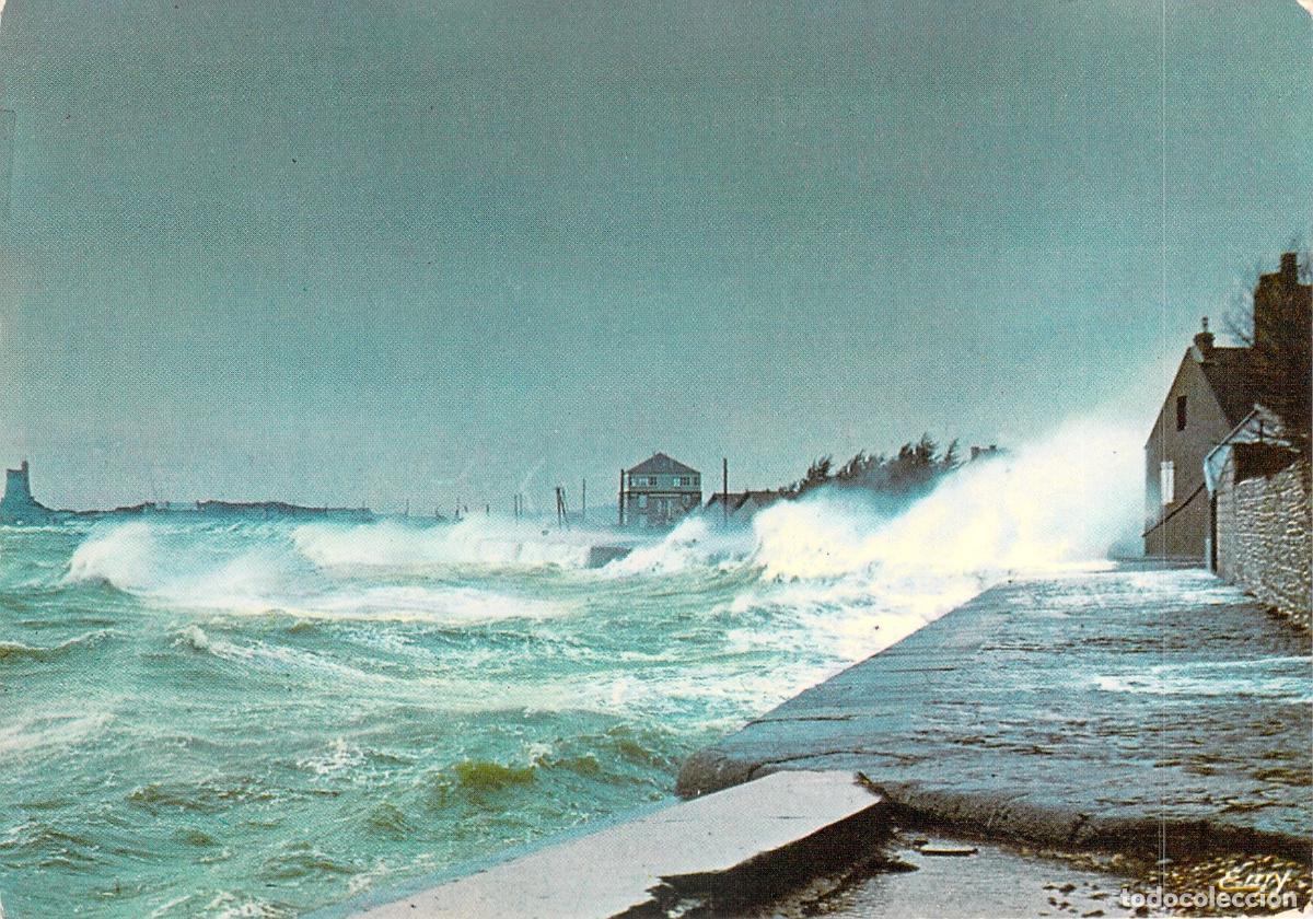 Postales: Postal de Tormenta en la Costa de Normand&iacute;a