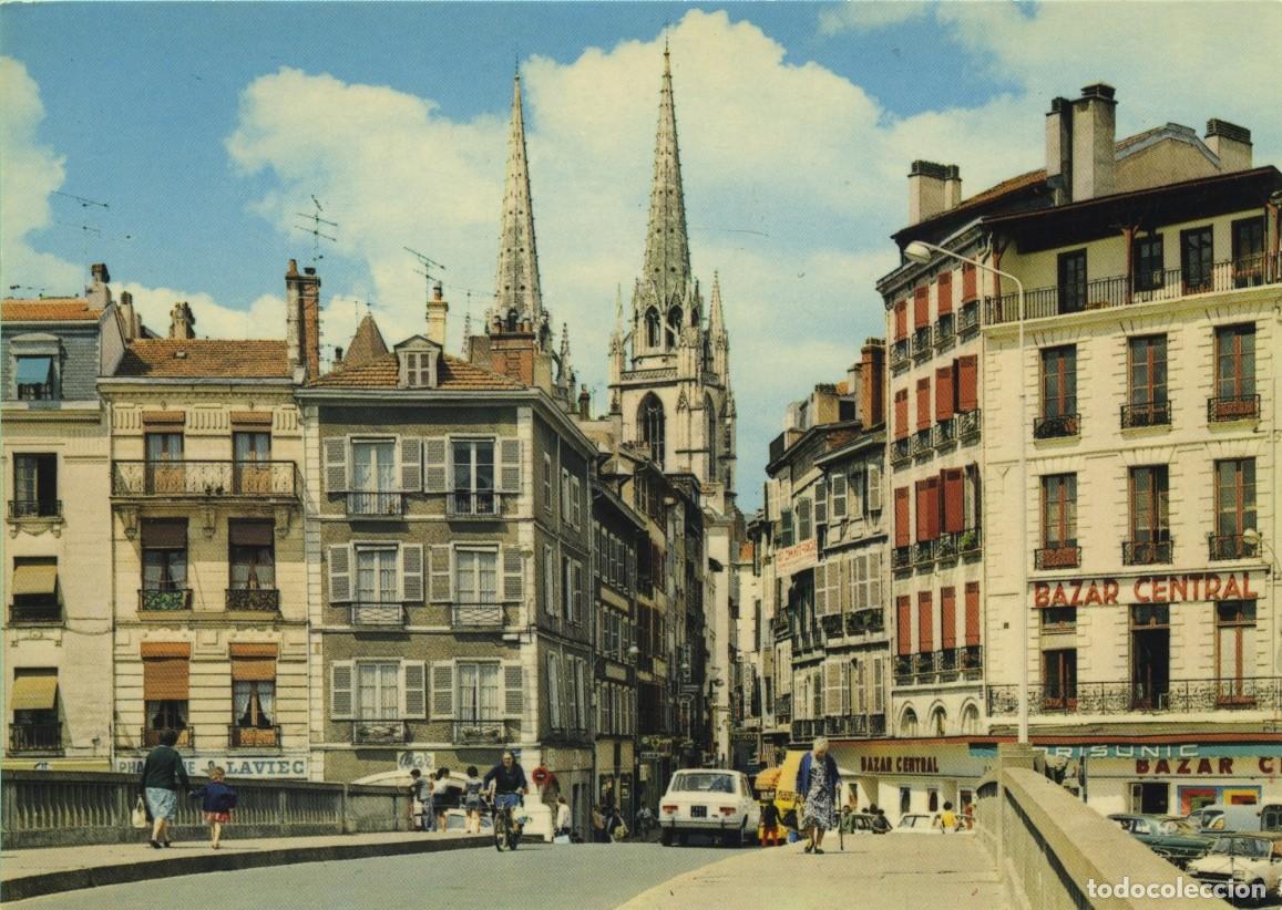 Postales: N&ordm; 29-BAYONNE (Pyr. Atl. 64). France. La Cath&eacute;drale et le Pont. Sin circular. ED. LUMICAP