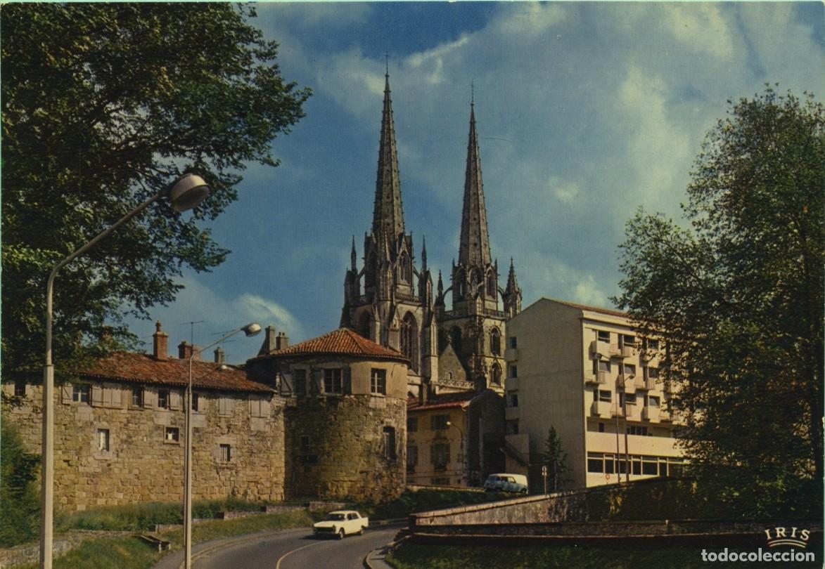 Postales: N&ordm; 1288-BAYONNE. France. La Cath&eacute;drale et le Ch&acirc;teau Vieux. Sin circular. ED. LUMICAP