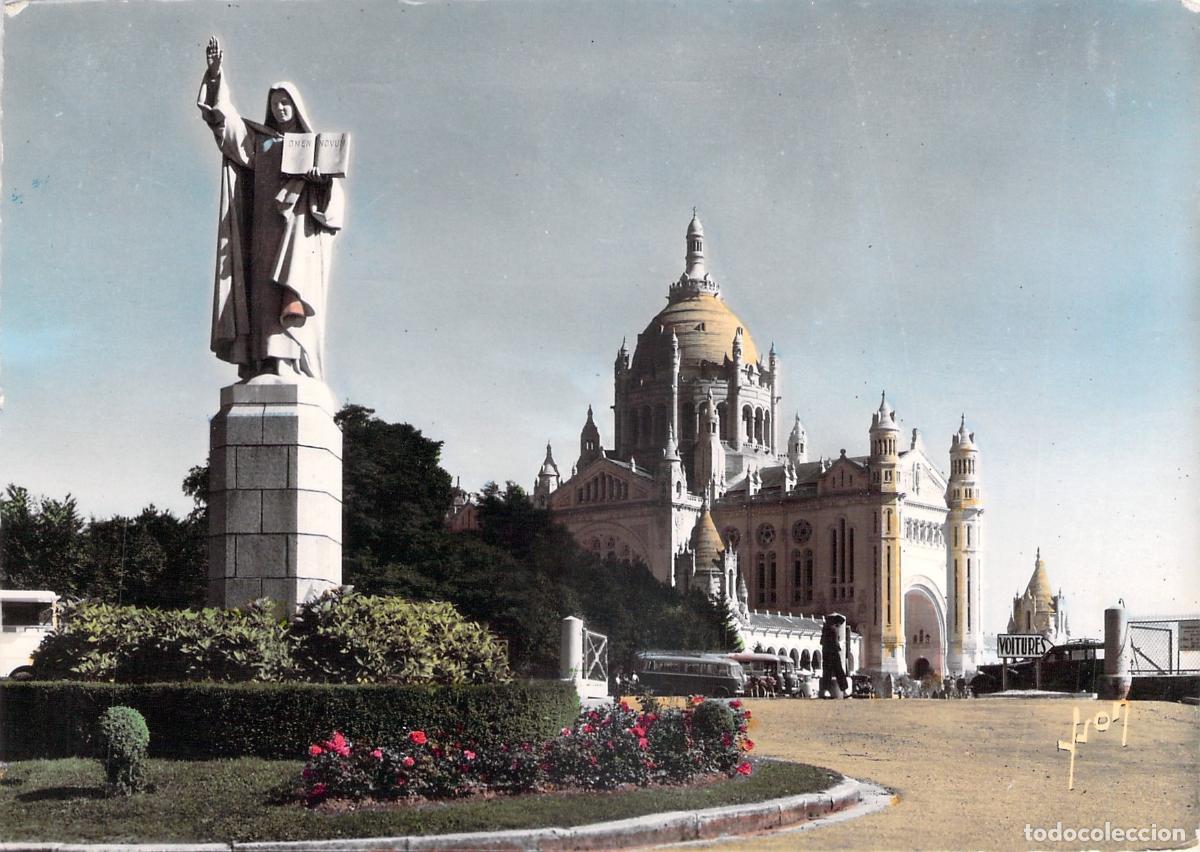 Postales: Postal de la Bas&iacute;lica de Santa Teresa y Estatua en Lisieux Francia