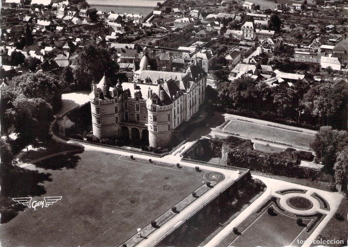 Postales: Postal de Le Lude: El Castillo y los Jardines desde el Cielo