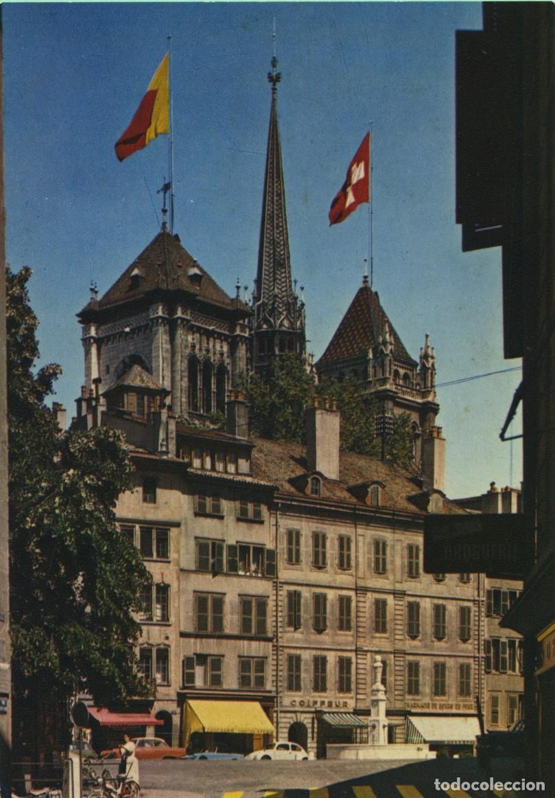 Postales: N&ordm; GE-200-GENEVE. Suiza. La cath&eacute;drale St. Pierre vue de la place du Bourg-de-Four. Sin circular. ED