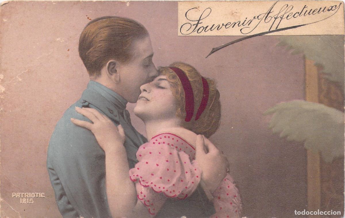 Postales: Postal de Pareja Rom&aacute;ntica con Soldado Souvenir Affectueux