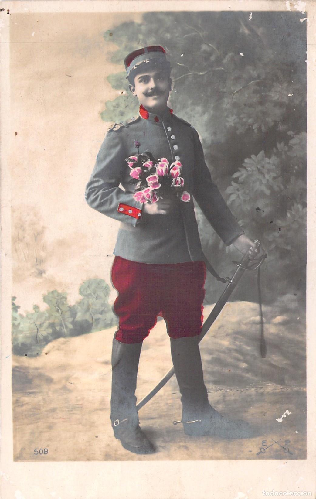 Cartes Postales: Postal de Soldado Franc&eacute;s con Uniforme y Espada Primera Guerra Mundial