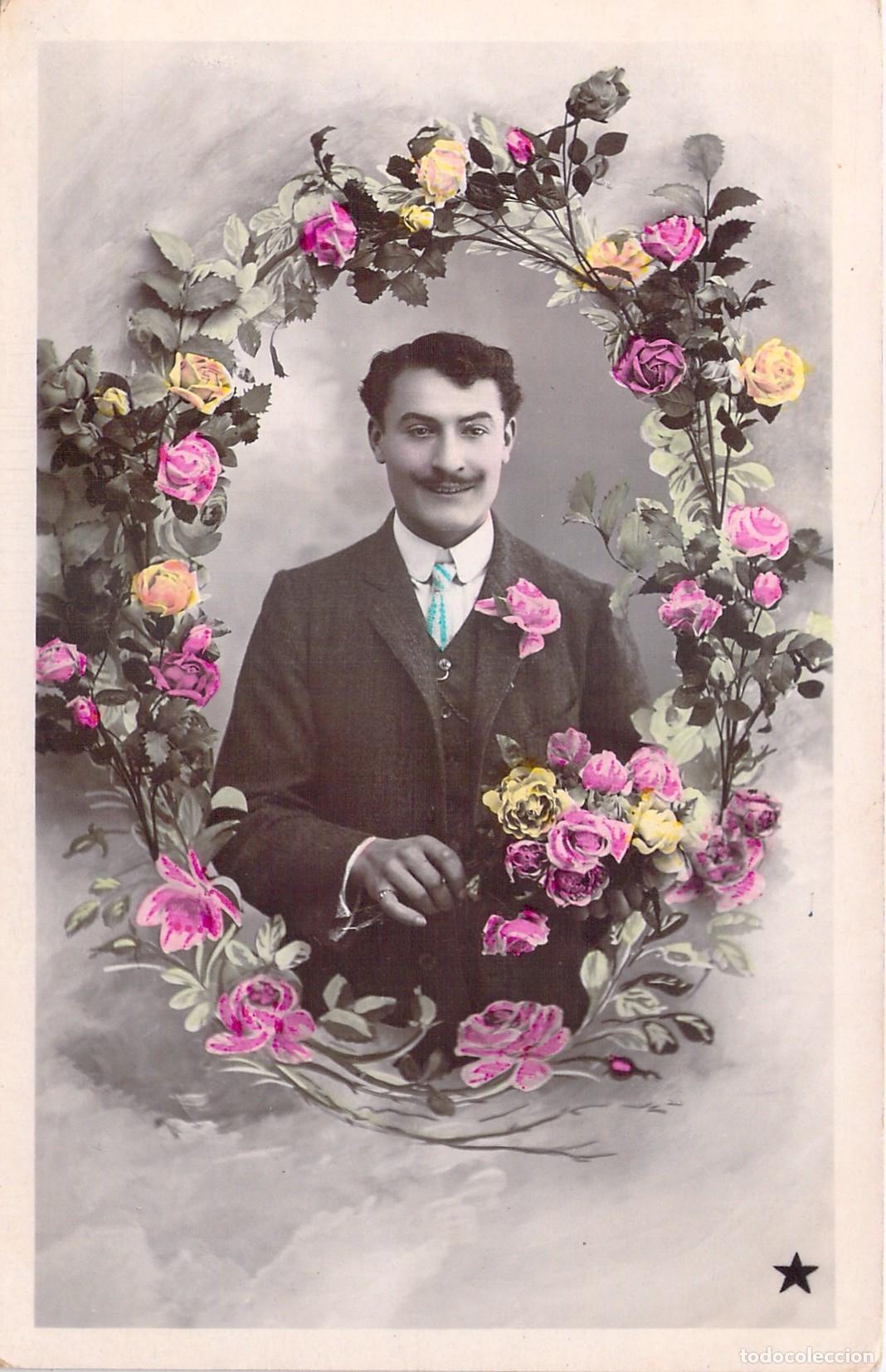 Postales: Postal Antigua de Retrato Masculino con Guirnalda de Flores