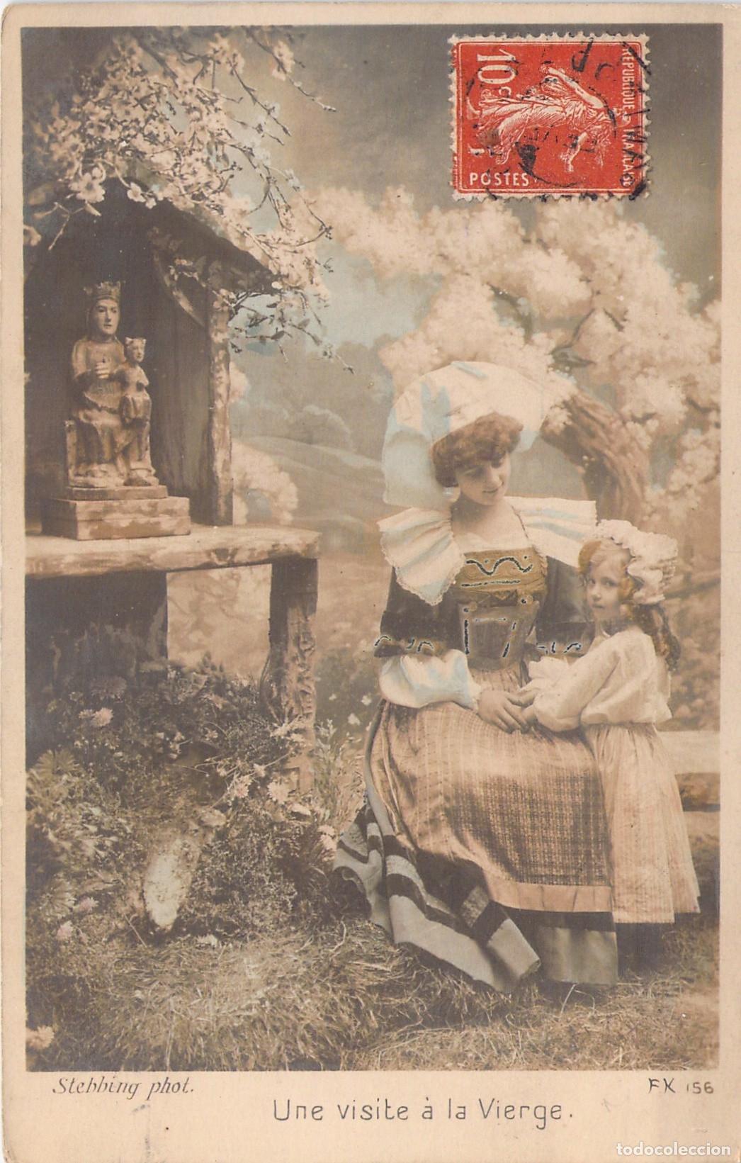Postales: Postal de una Visita a la Virgen con Traje Tradicional Franc&eacute;s