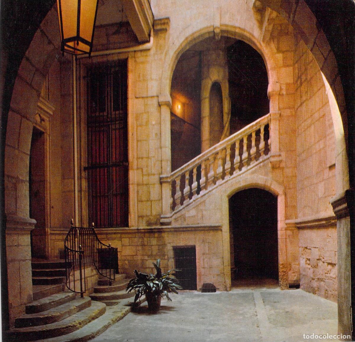 Postales: Postal de Montpellier, Francia - Patio del H&ocirc;tel Montcalm