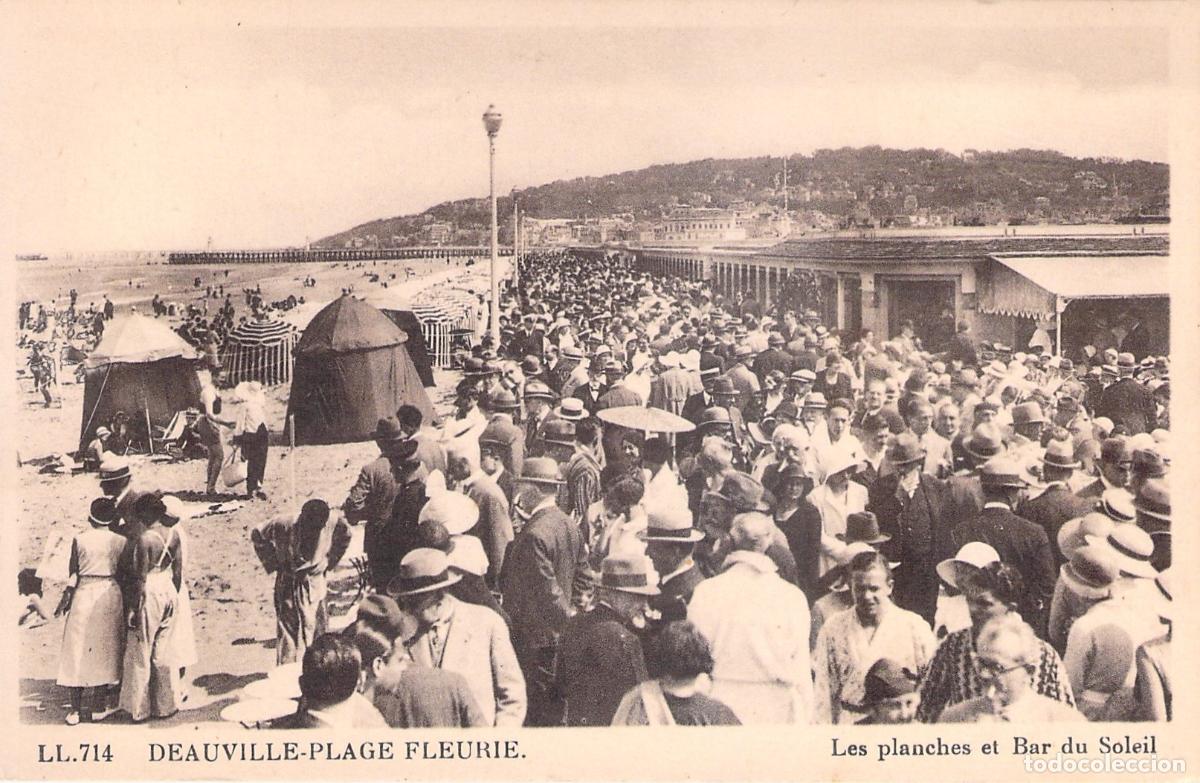 Postales: Postal de Deauville: Les Planches y Bar du Soleil en la Playa Fleurie