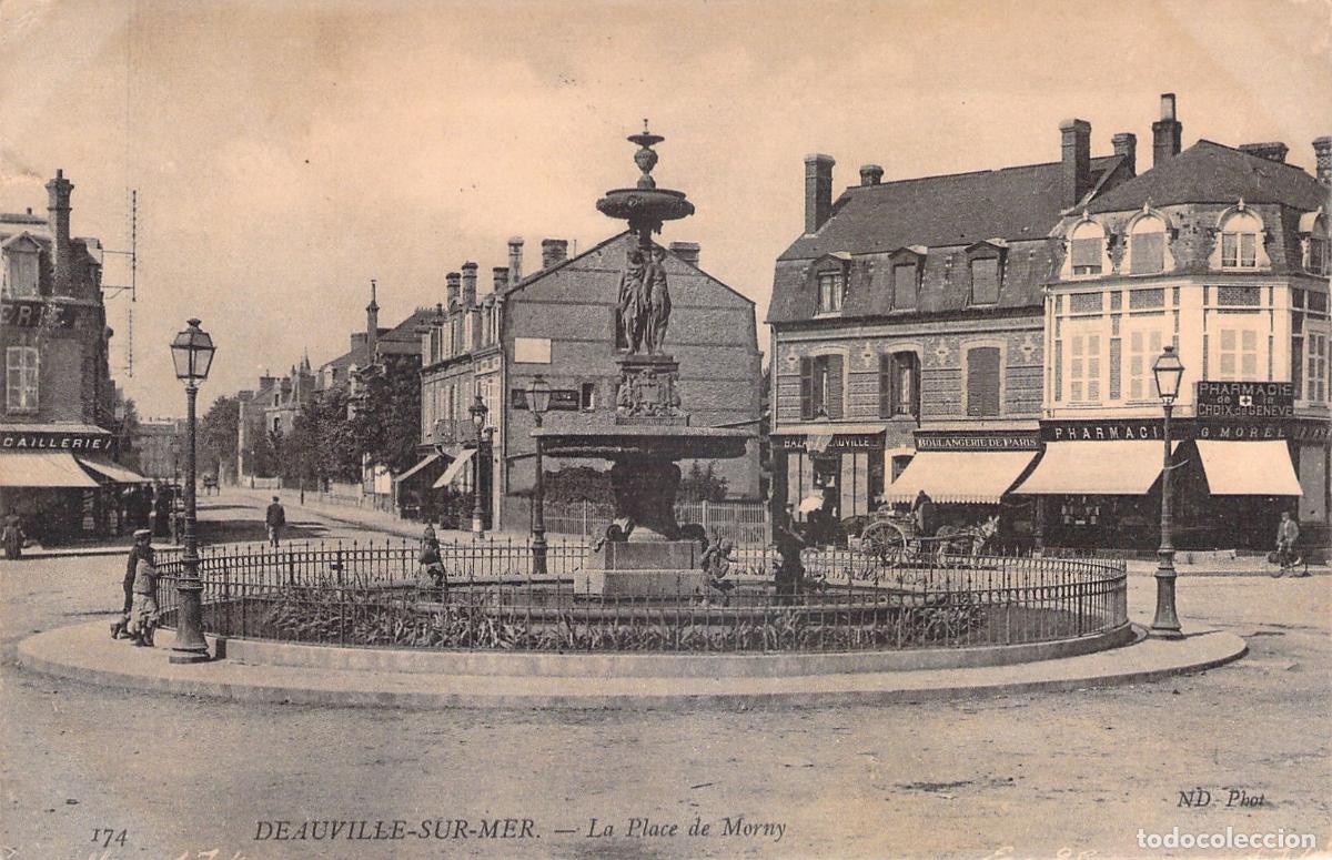Postales: Postal de la Plaza de Morny en Deauville-sur-Mer, Francia