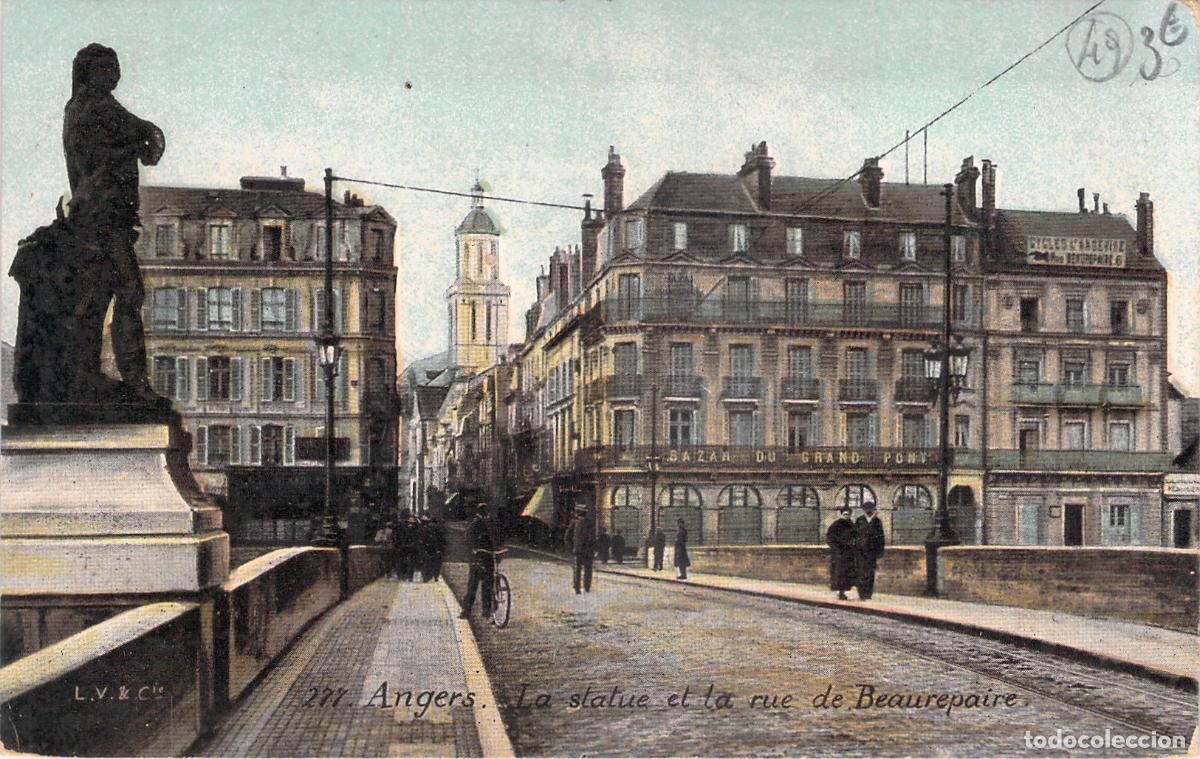 Postales: Postal de Angers: La estatua y la calle de Beaurepaire en Francia