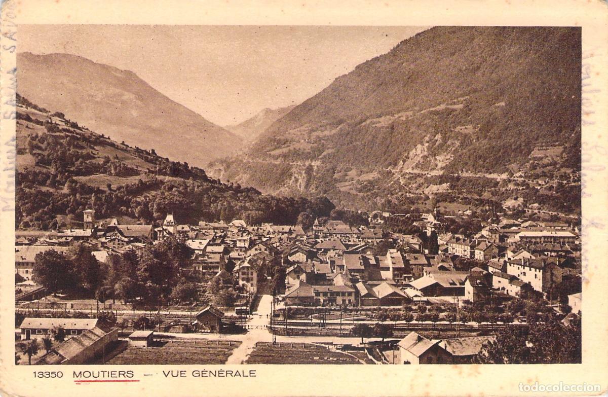 Cartoline: Postal de Mo&ucirc;tiers, Francia - Vista General de la Ciudad y Monta&ntilde;as
