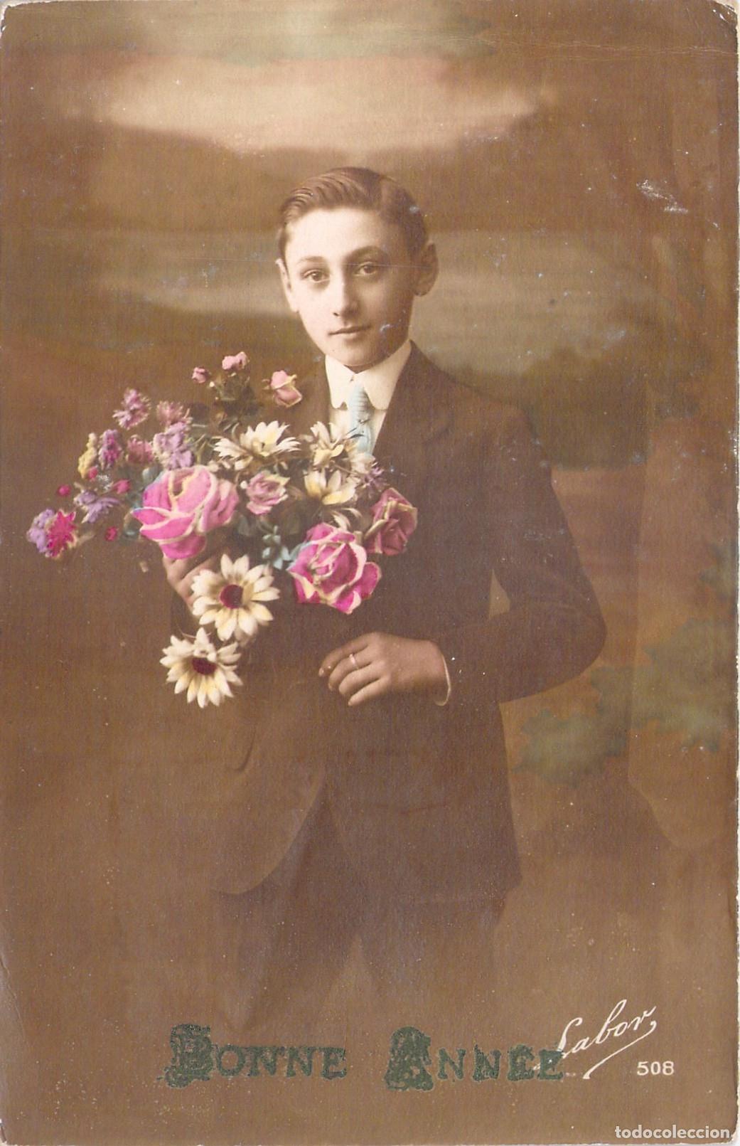 Postales: Postal de A&ntilde;o Nuevo con Ni&ntilde;o y Ramo de Flores