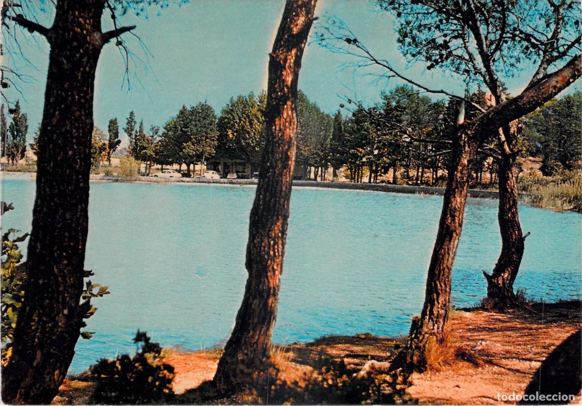 Postales: Postal del Lago R&eacute;altor en Calas, Cabri&egrave;s, Francia