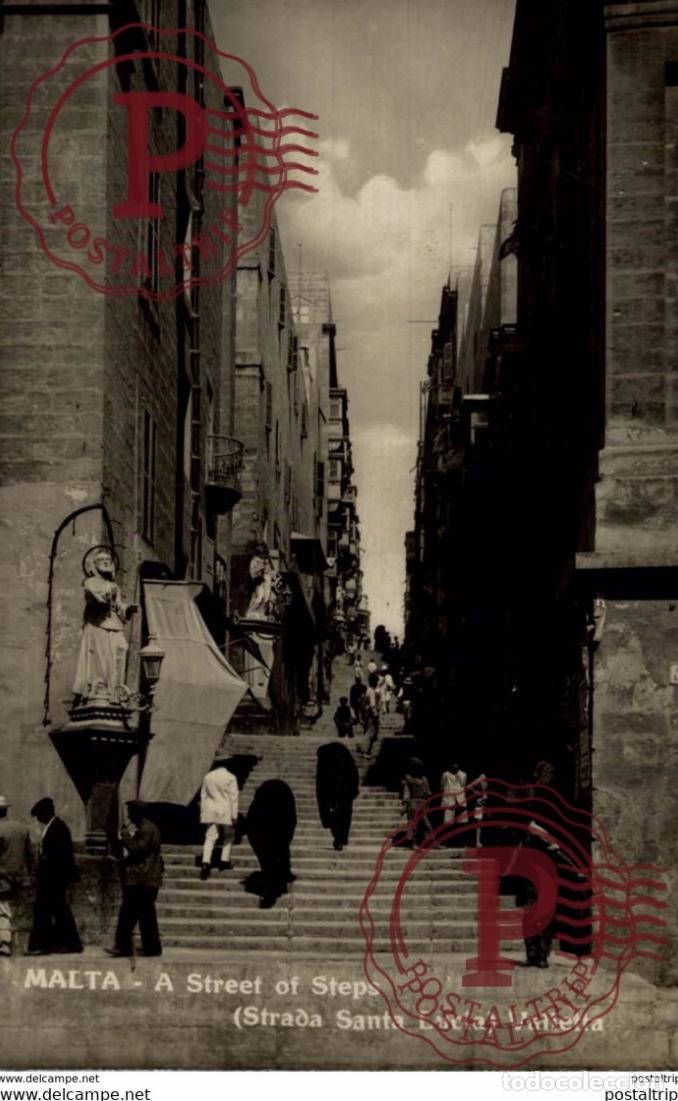 Postales: REAL PHOTO POSTCARDA Street of Steps - Strada Santa Lucia in Valletta, Malta MALTA
