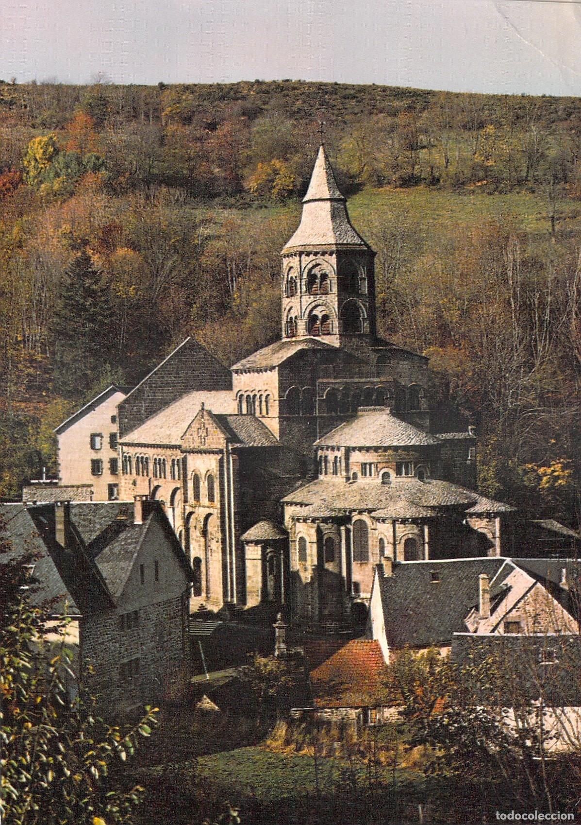 Postales: Postal de la Bas&iacute;lica Notre-Dame de Orcival, Puy-de-D&ocirc;me, Francia