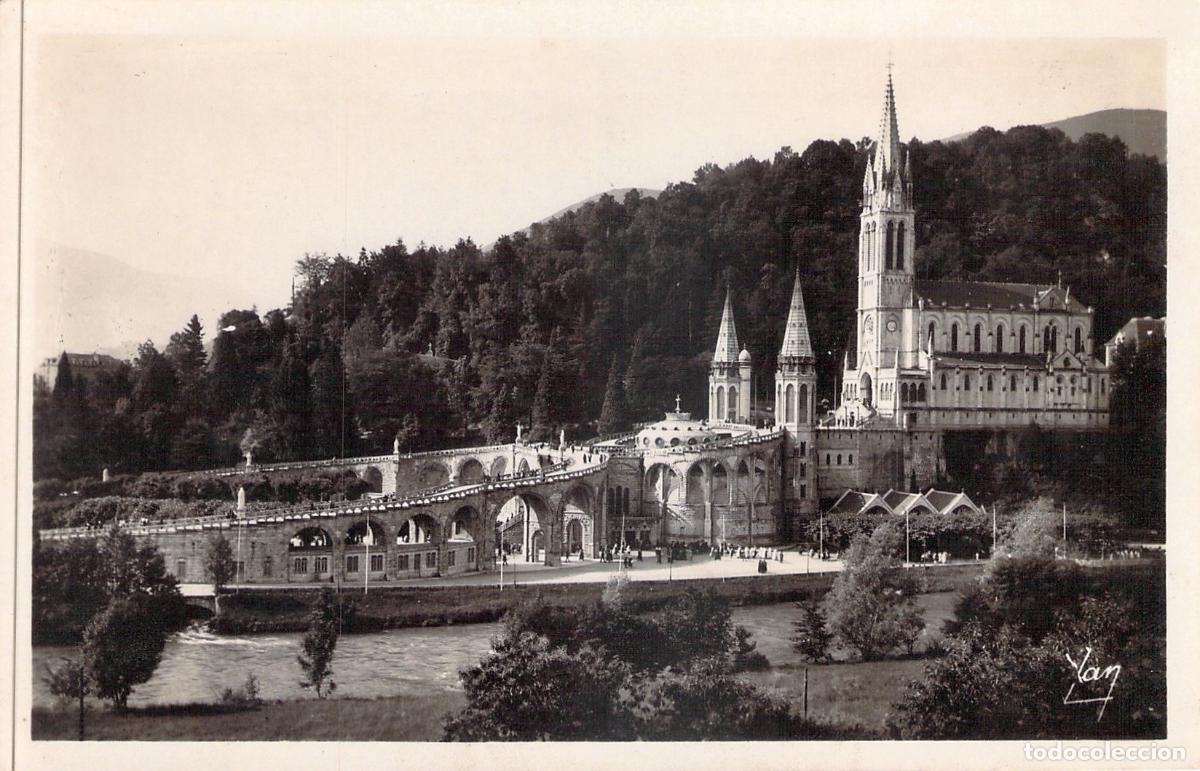 Postales: Postal de la Bas&iacute;lica y el Calvario en Lourdes, Francia