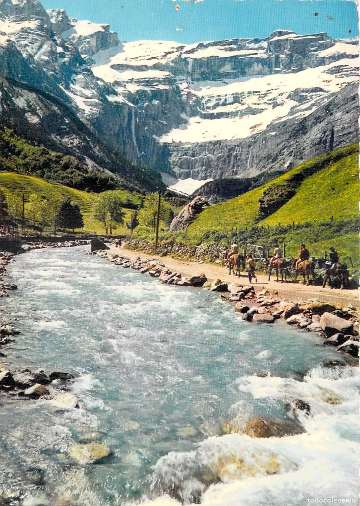 Postales: Postal de Gavarnie, Pirineos: Circo de Gavarnie, R&iacute;o Gave y Caravana