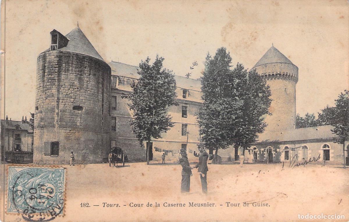 Cartoline: Postal de Tours: Patio de la Caserna Meusnier y Torre de Guise