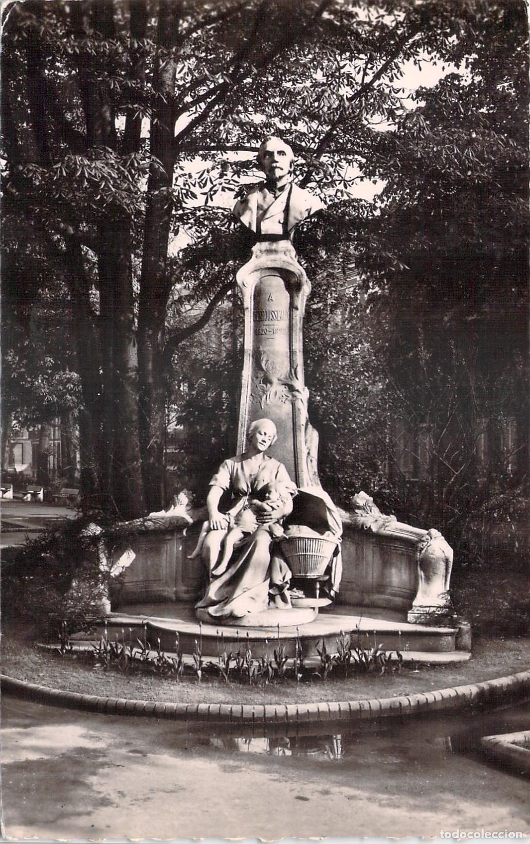 Postales: Postal del Monumento Le Petit Quinquin en Lille, Francia