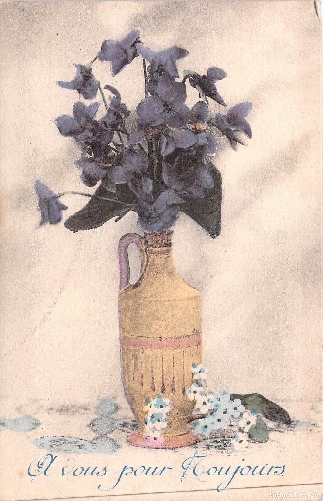 Postales: Tarjeta Postal con Ramo de Violetas en Jarr&oacute;n y Frase de Afecto