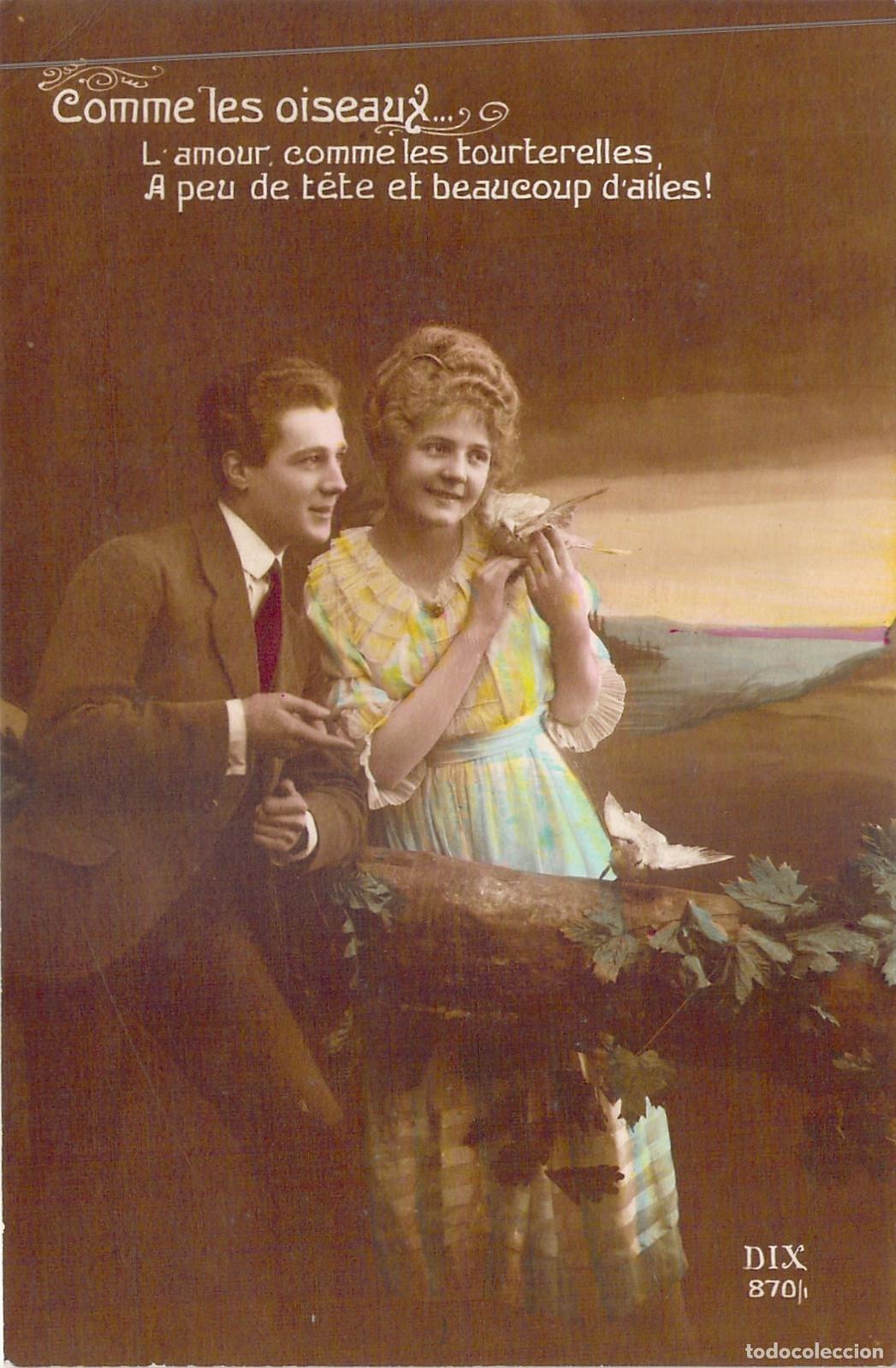 Postales: Postal Rom&aacute;ntica de Pareja con Palomas y Poema en Franc&eacute;s